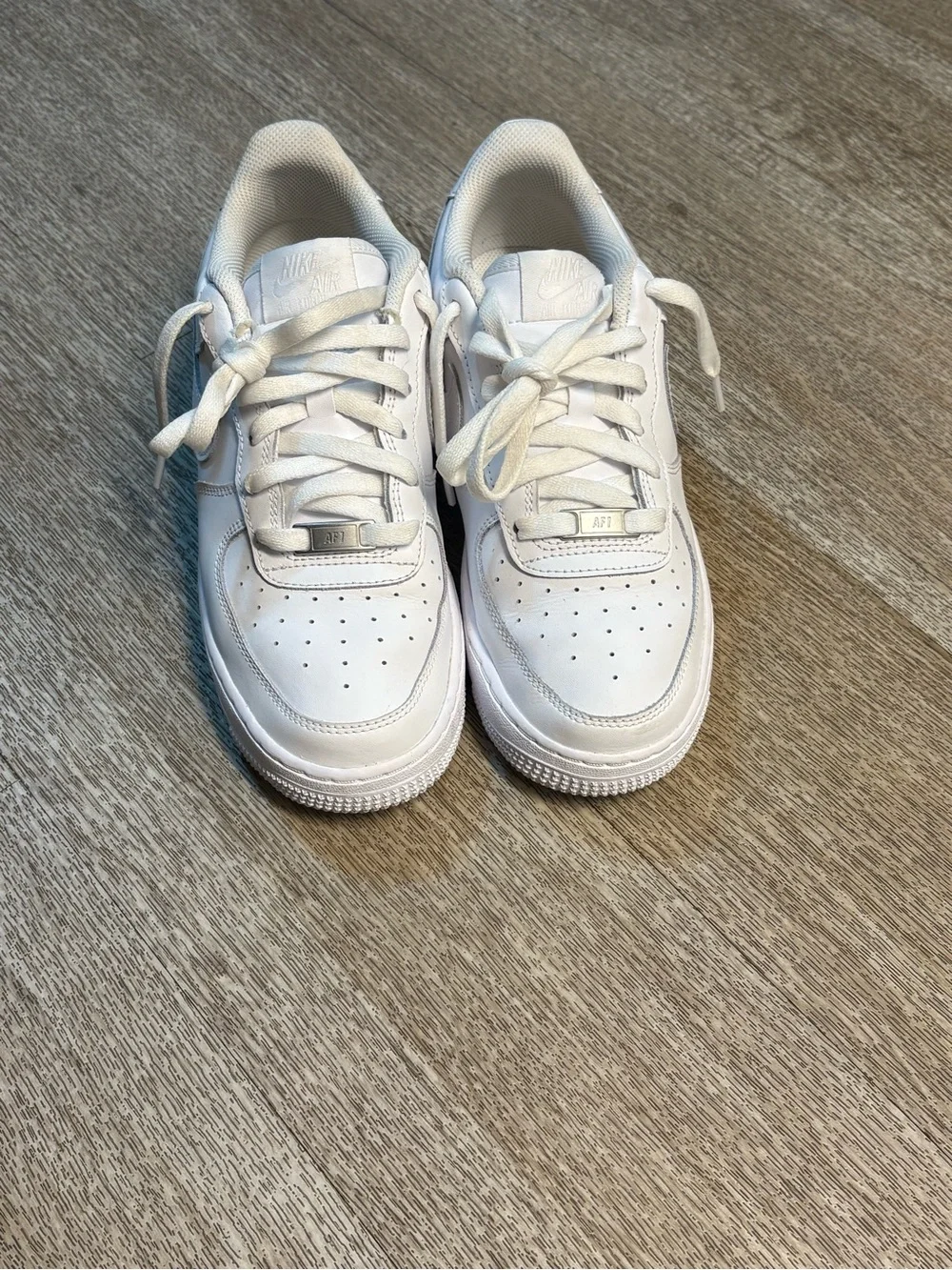 NIKE BIG KIDS WHITE AIR FORCE 1 SIZE 6.5Y